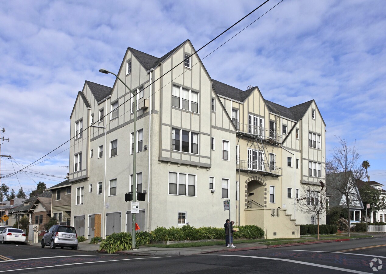 2317 Fruitvale Ave, Oakland 94601