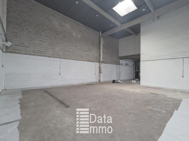 Industrial in Lognes to rent - Building Photo - Image 3 of 11