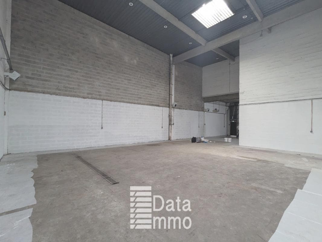 Industrial in Lognes to rent Interior Photo- Image 1 of 12