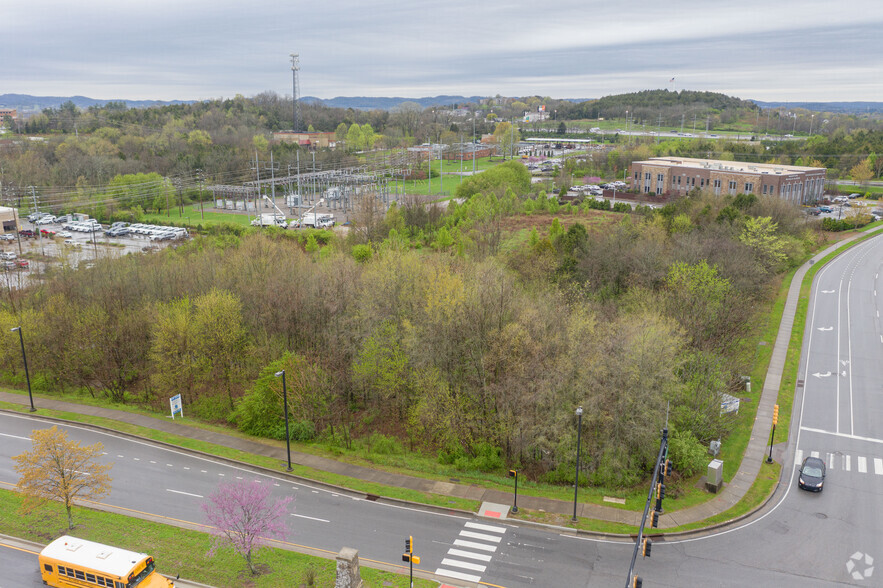 0 Carothers Parkway & Liberty Pike, Franklin, TN for rent - Building Photo - Image 1 of 2