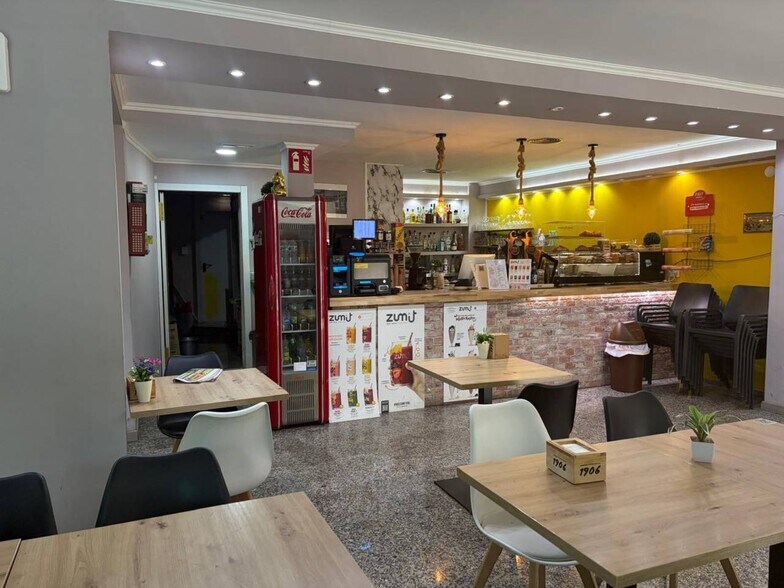 Retail in Barcelona, Barcelona to rent - Interior Photo - Image 3 of 3