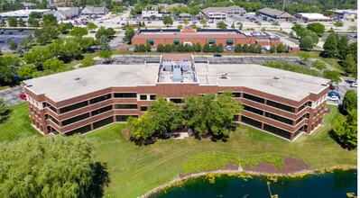 300 N Corporate Dr, Brookfield, WI for rent Building Photo- Image 1 of 12