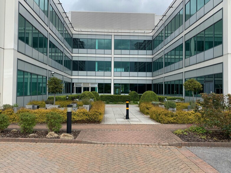 530 Oracle Pky, Reading to rent - Building Photo - Image 2 of 9