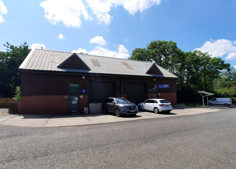 Monument Vw, Wellington to rent Building Photo- Image 1 of 10