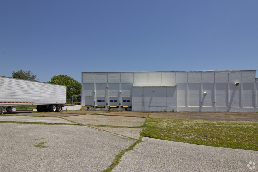 981 Industrial Park Rd, Columbia, TN for rent - Building Photo - Image 3 of 15