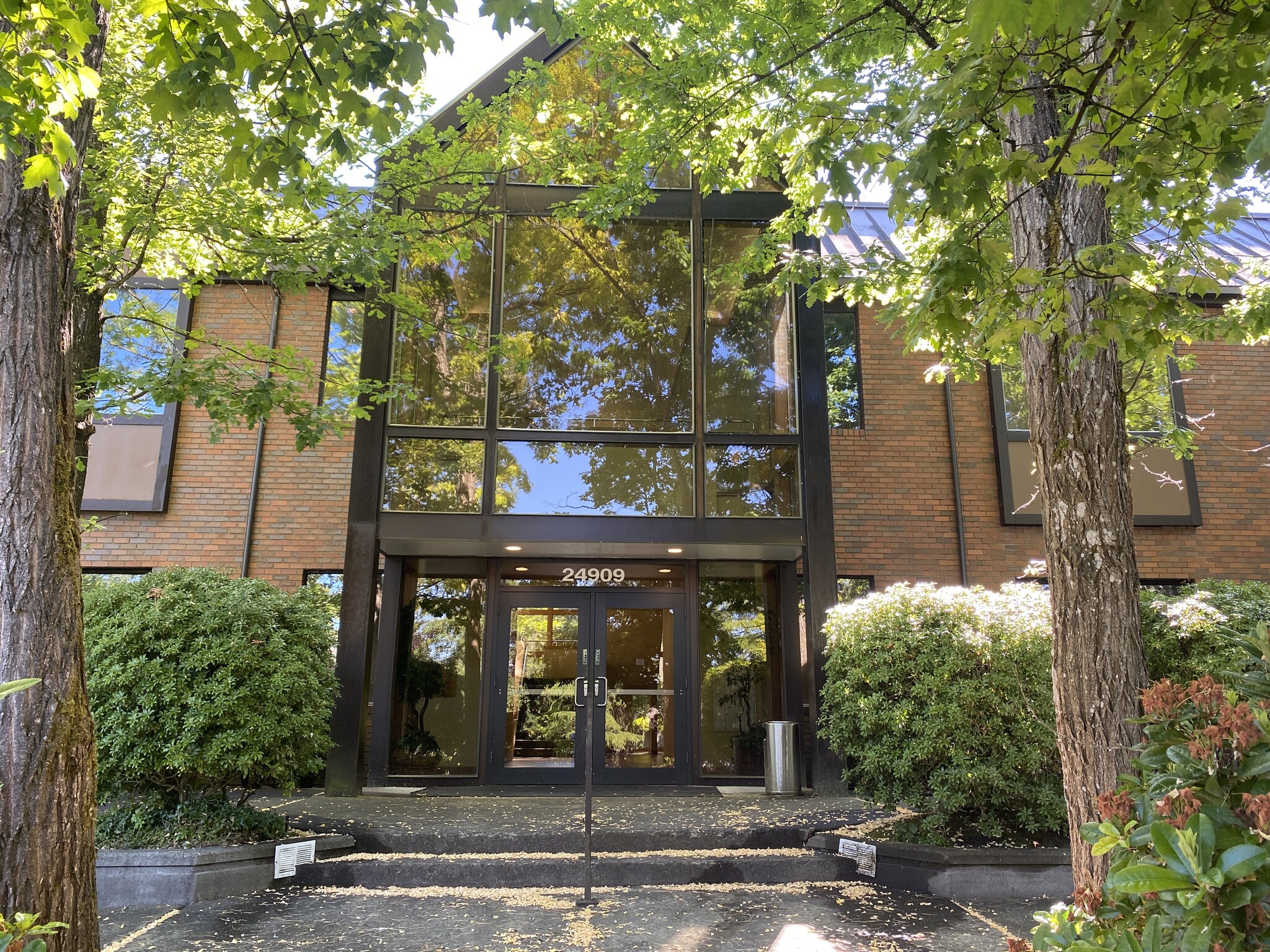 24909 104th Ave SE, Kent, WA to rent Interior Photo- Image 1 of 10