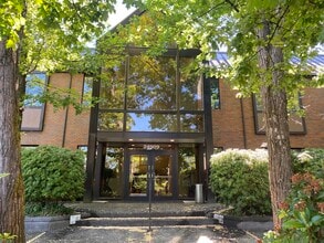 24909 104th Ave SE, Kent, WA to rent Interior Photo- Image 1 of 10