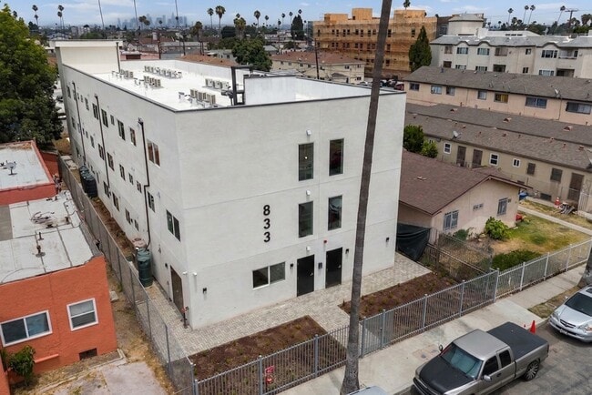 More details for 833 W 84th St, Los Angeles, CA - Build-to-Rent for Auction
