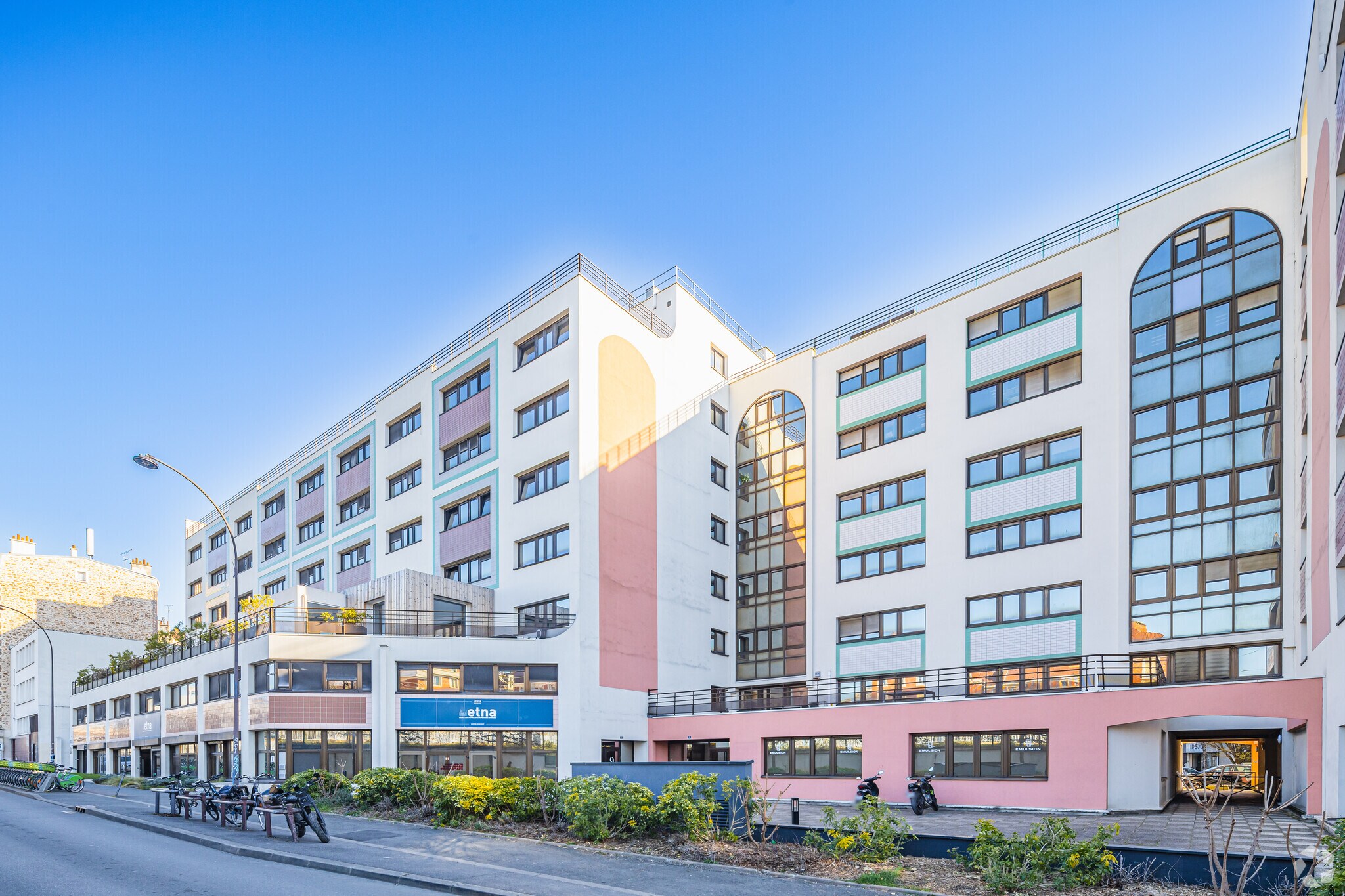 Office in Ivry-sur-Seine to rent Primary Photo- Image 1 of 5