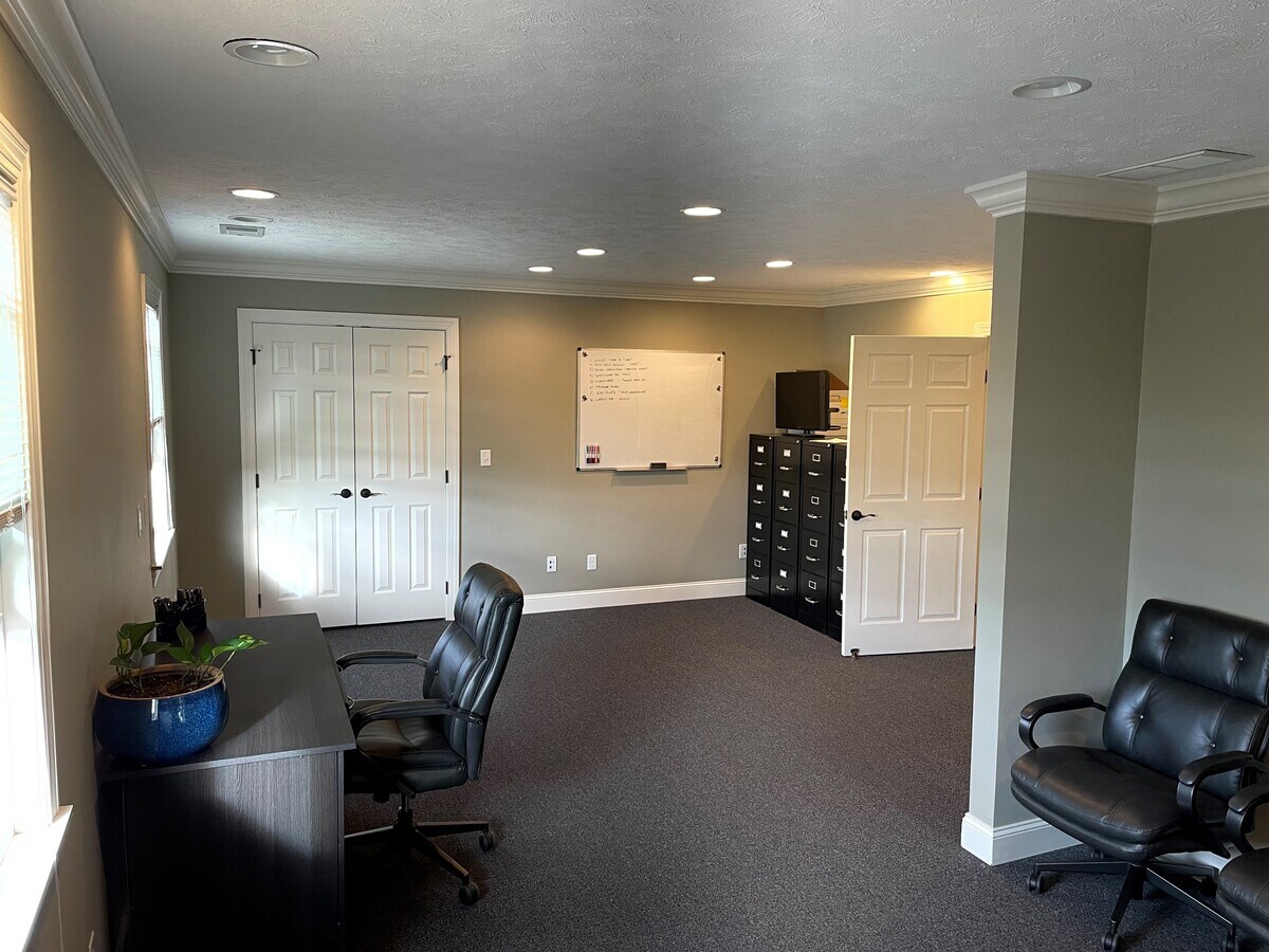 1000 Coombs Farm Dr, 26508 UK