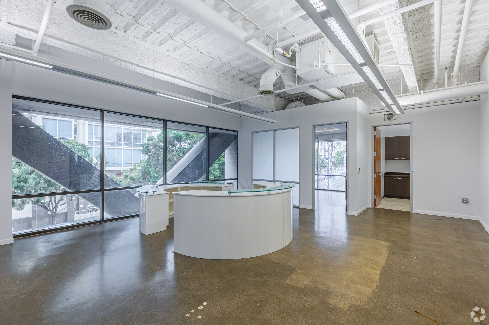 925 B St, San Diego, CA to rent Interior Photo- Image 1 of 7