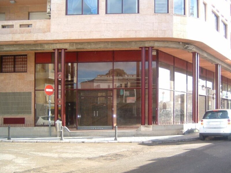 Retail in Tortosa, Tarragona to rent Building Photo- Image 1 of 3