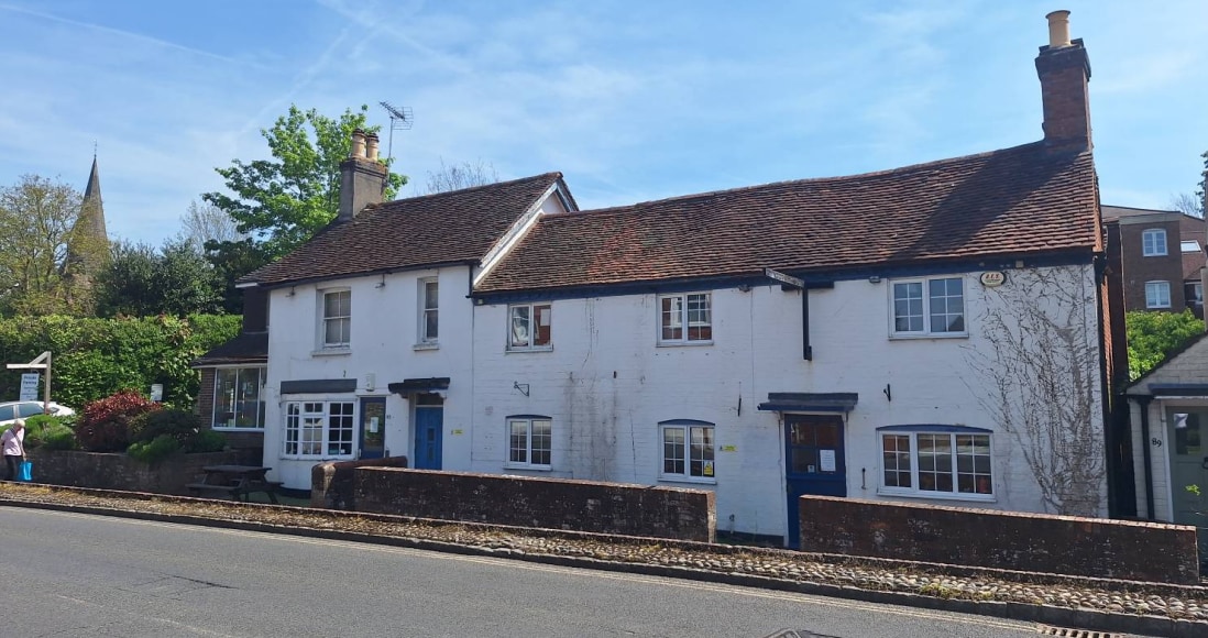 85-87 High St, Billingshurst to rent Building Photo- Image 1 of 5