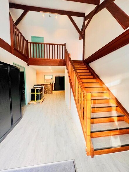 Office in Plaisir to rent - Interior Photo - Image 3 of 11