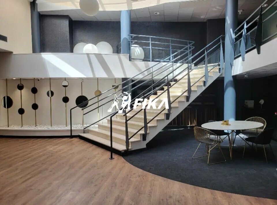 Office in Toulouse to rent Building Photo- Image 1 of 2