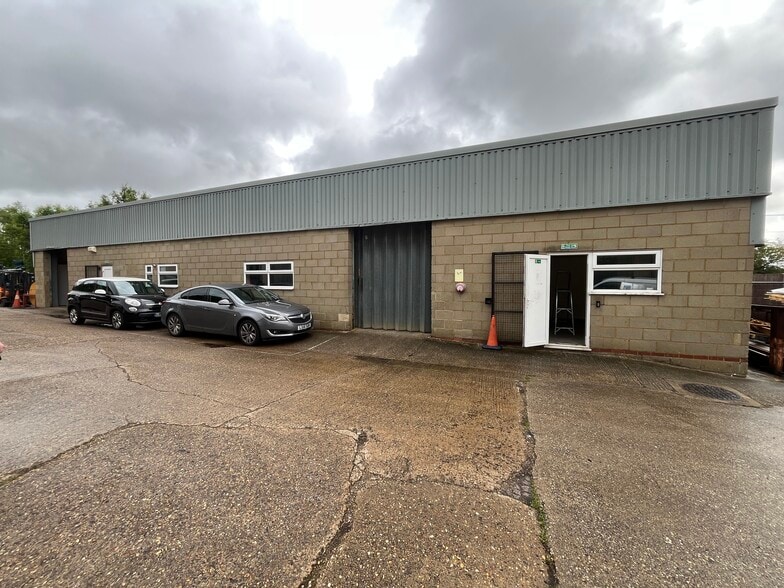 Warrenwood Industrial Estate, Stapleford to rent - Building Photo - Image 3 of 15