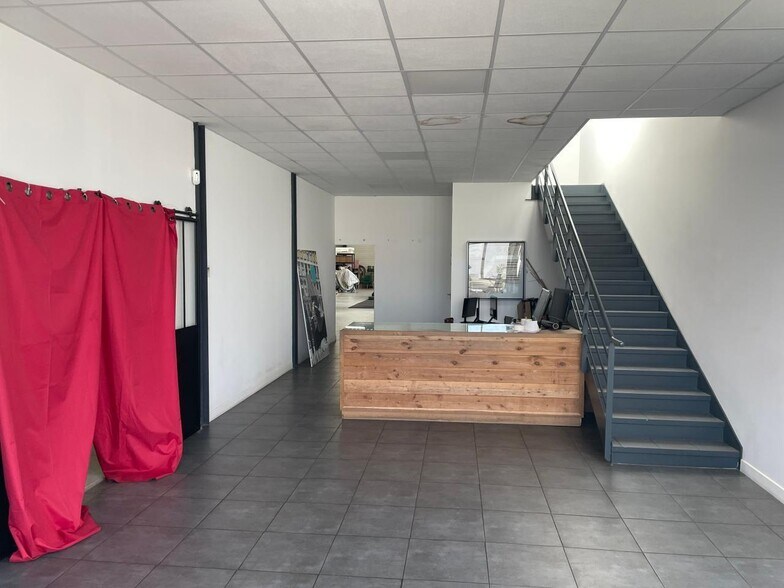 Light Industrial in Tremblay-en-France for sale - Interior Photo - Image 3 of 5