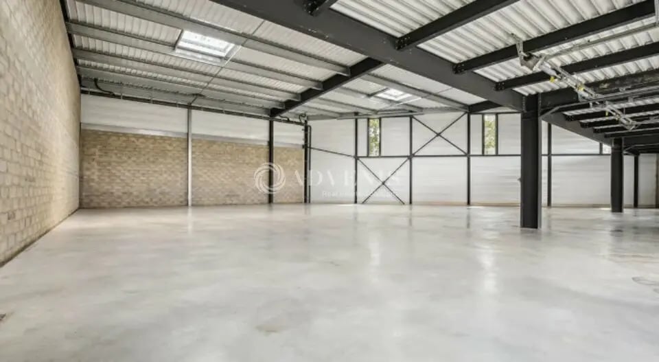 Vente Local d'activités 251 m² - Photo 1