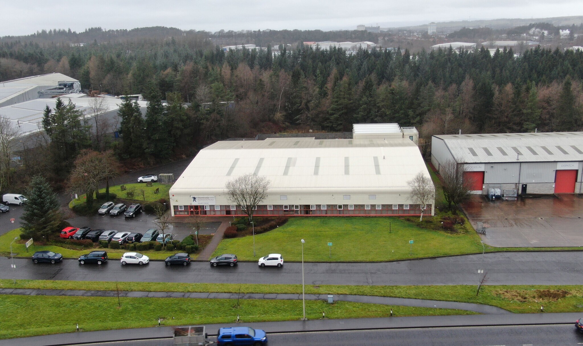 3 Young Pl, East Kilbride to rent Building Photo- Image 1 of 3