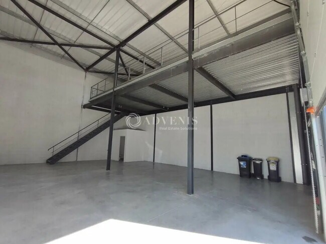 Vente Local d'activités 370 m²