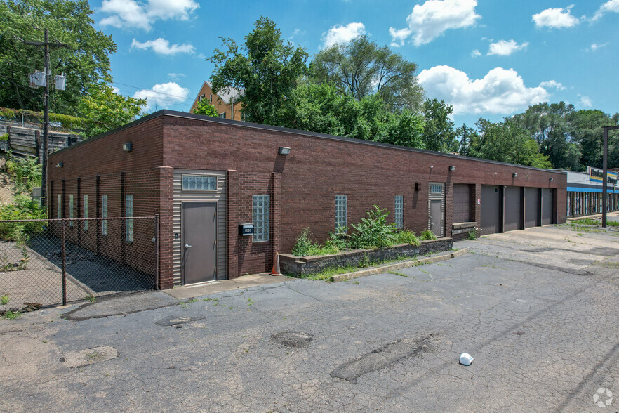 840 E Pittsburgh McKeesport Blvd, North Versailles, PA for sale - Building Photo - Image 1 of 9