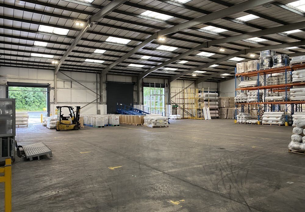 Millshaw Park Close, Leeds to rent Interior Photo- Image 1 of 2