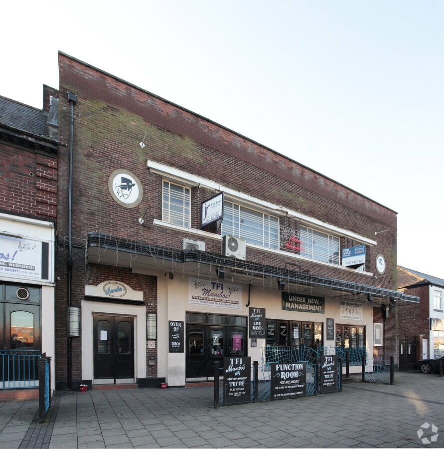 1721 Flixton Rd, Urmston M41 5AW UK