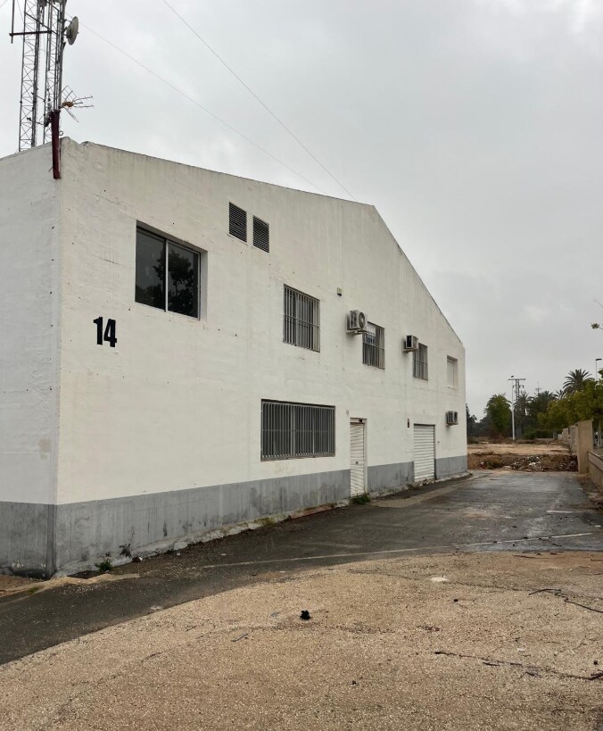 Industrial in Elche, Alicante to rent Primary Photo- Image 1 of 5