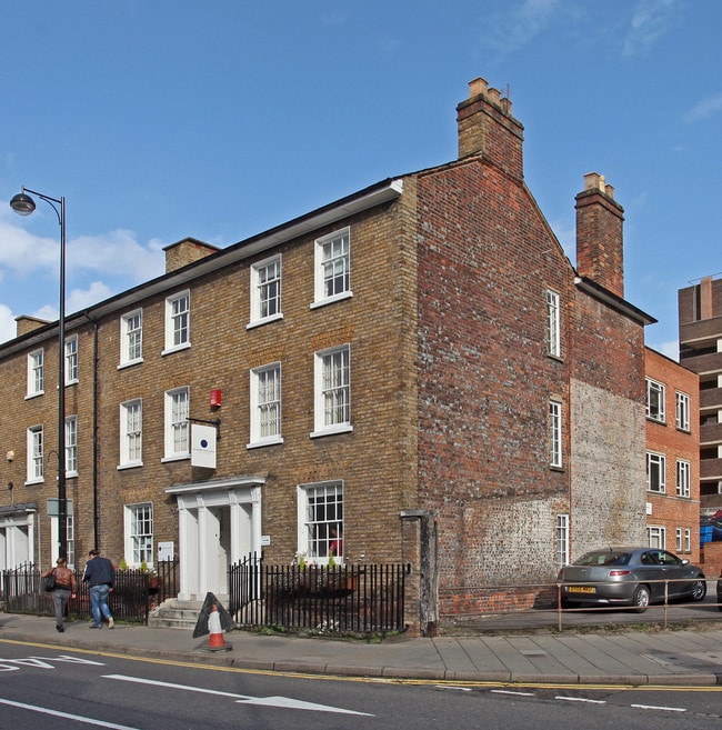 More details for 10-11 Easton St, High Wycombe - Office for Sale