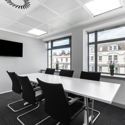 103-109 Queens Rd, Brighton to rent - Interior Photo - Image 2 of 9