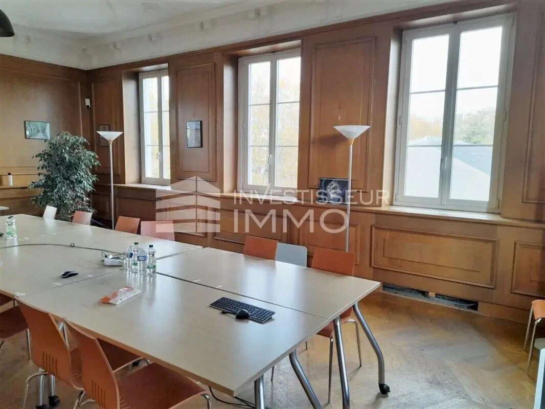 Office in Nogent-sur-Marne to rent Interior Photo- Image 1 of 12