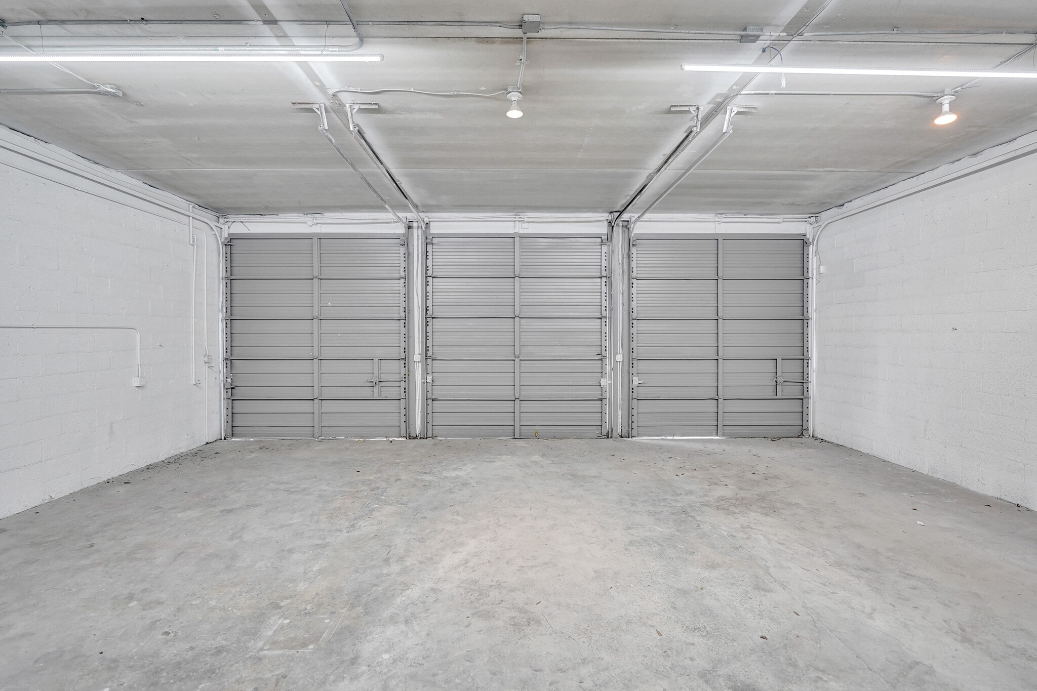 1700 Latham Rd, West Palm Beach, FL to rent Building Photo- Image 1 of 5