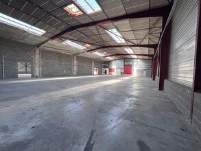 9 Avenue Du Maréchal De Lattre De Tassigny, Meyzieu for sale Interior Photo- Image 1 of 1