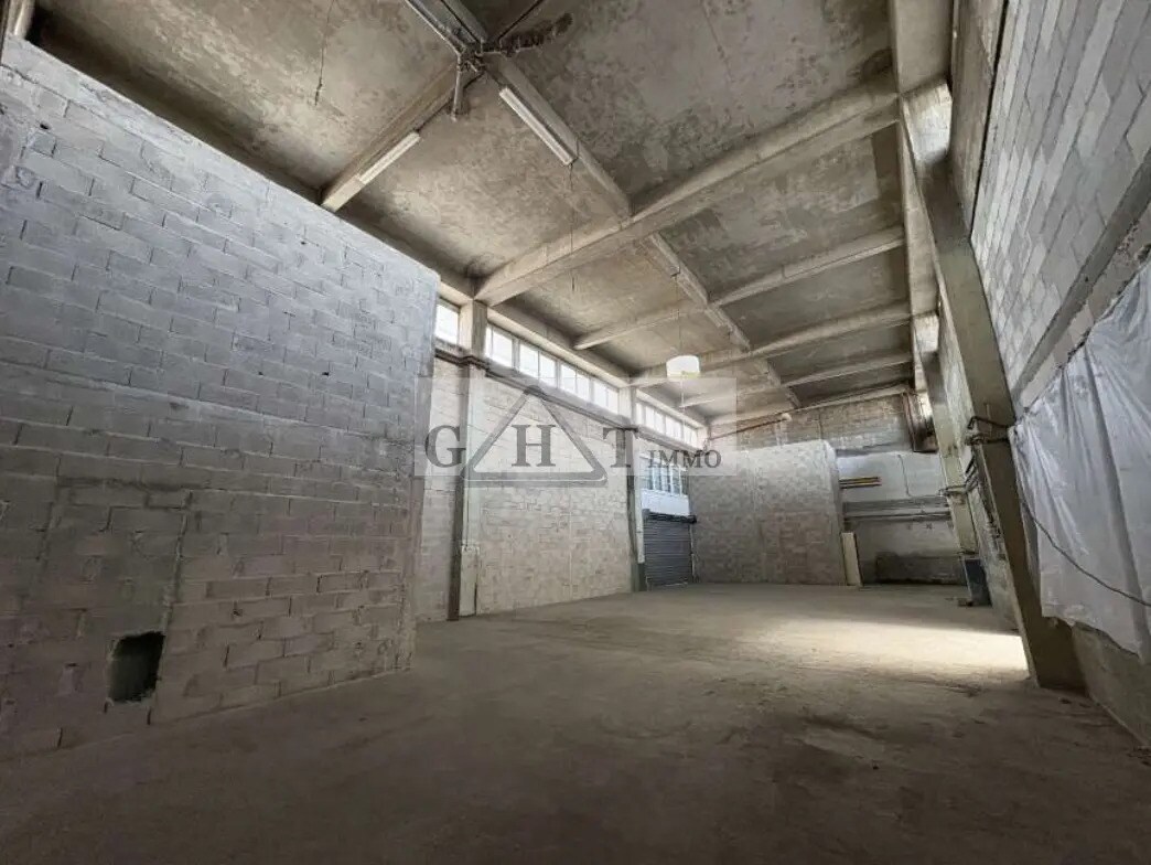 Industrial in Nanterre to rent Interior Photo- Image 1 of 5