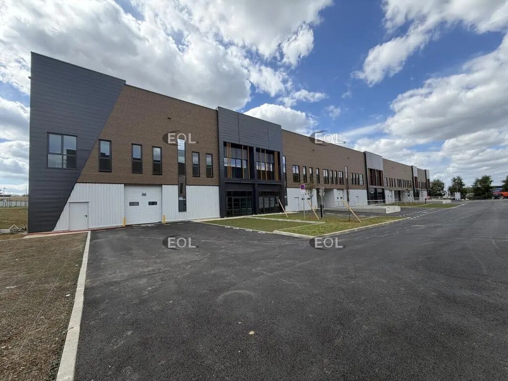 Location Local d'activités 637 m² à 3 884 m² - Photo 1
