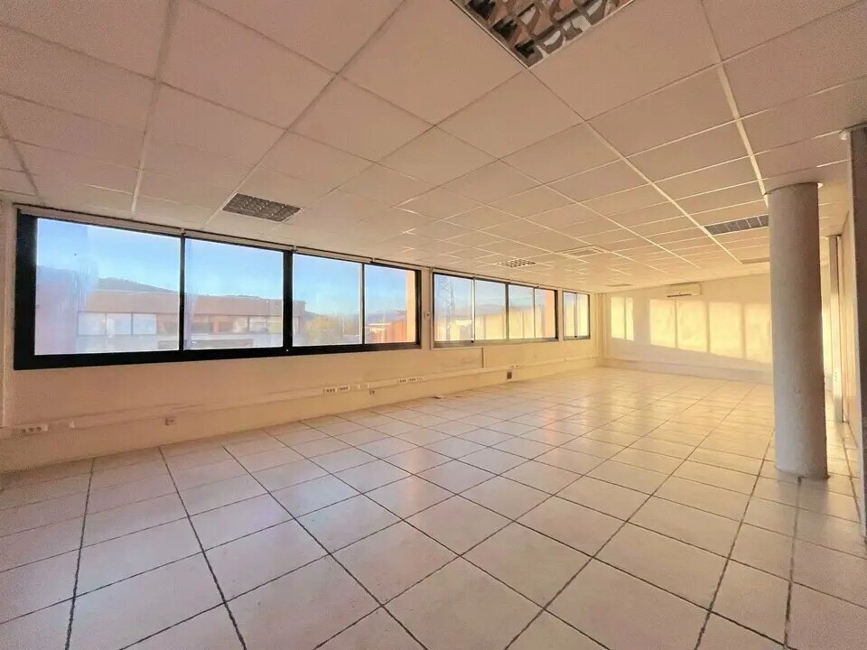 Vente Bureaux 217 m² - Photo 1