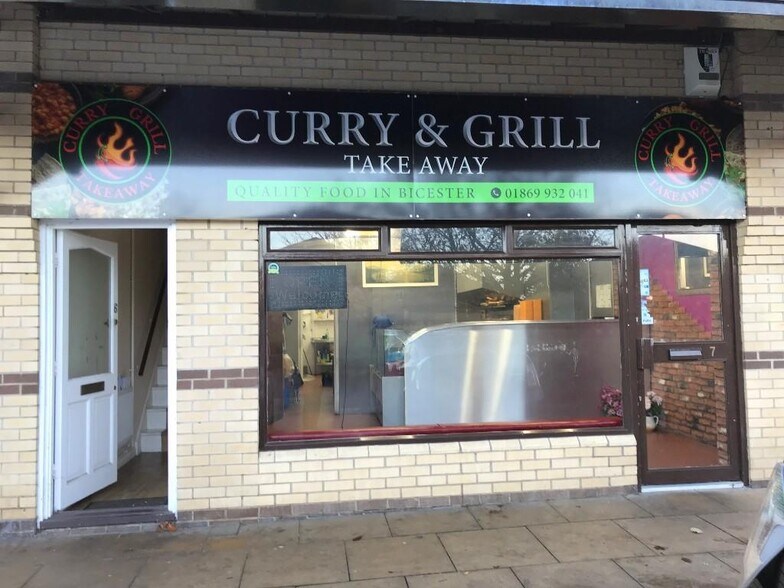 1-7 Holm Sq, Bicester for sale - Primary Photo - Image 1 of 1