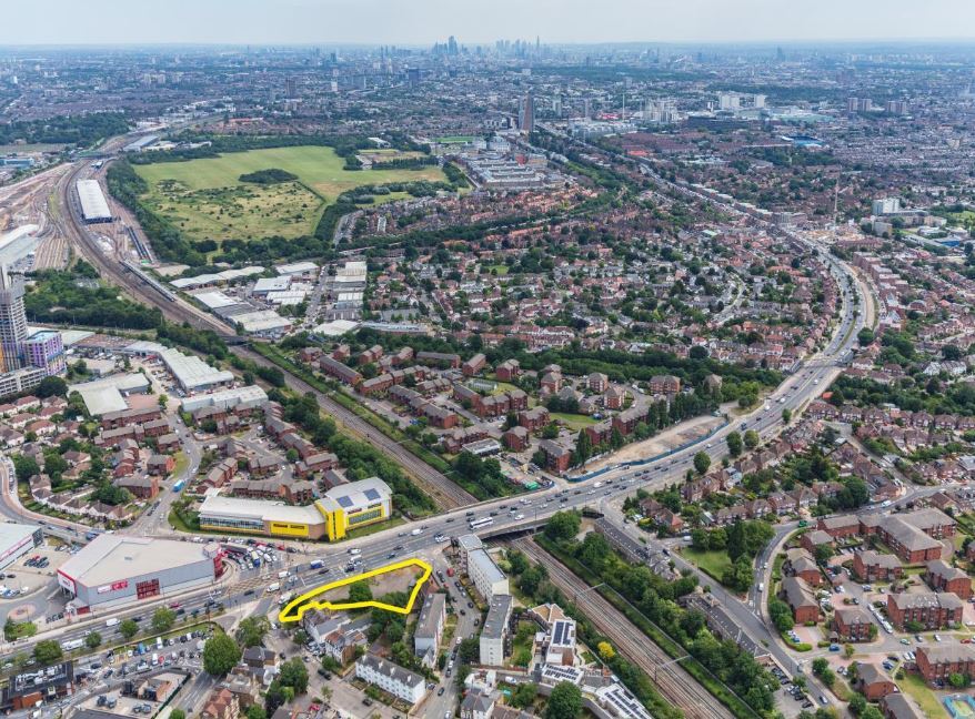 8 Rosebank Way, London for sale Primary Photo- Image 1 of 1