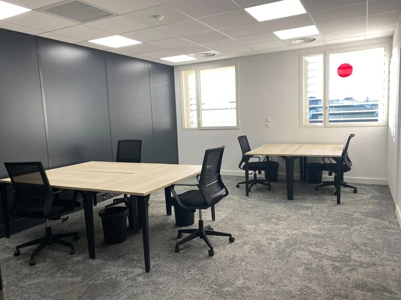 120 Rue Isabelle Eberhardt, Montpellier to rent - Interior Photo - Image 1 of 5