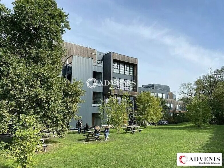 Office in Mérignac to rent - Building Photo - Image 3 of 12