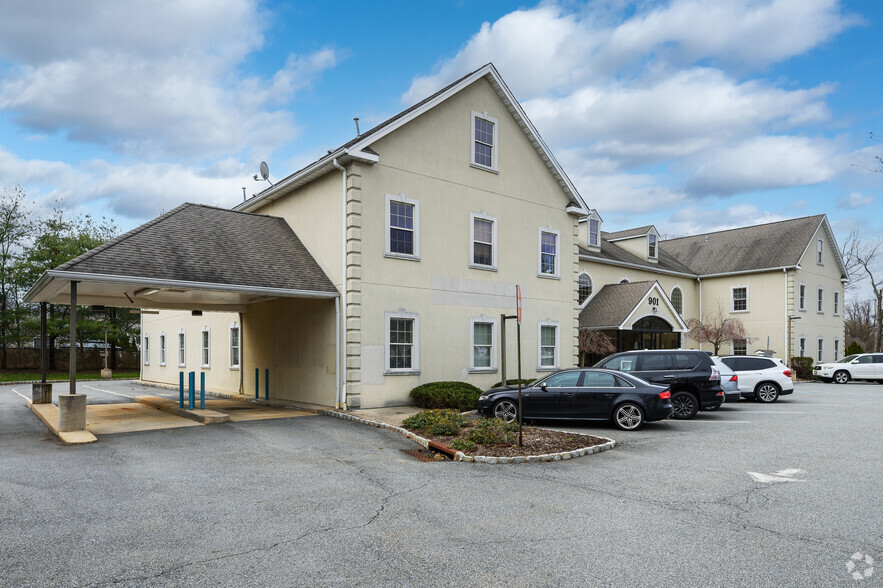 901 State Rt 23 S, Pompton Plains, NJ for rent - Building Photo - Image 2 of 8