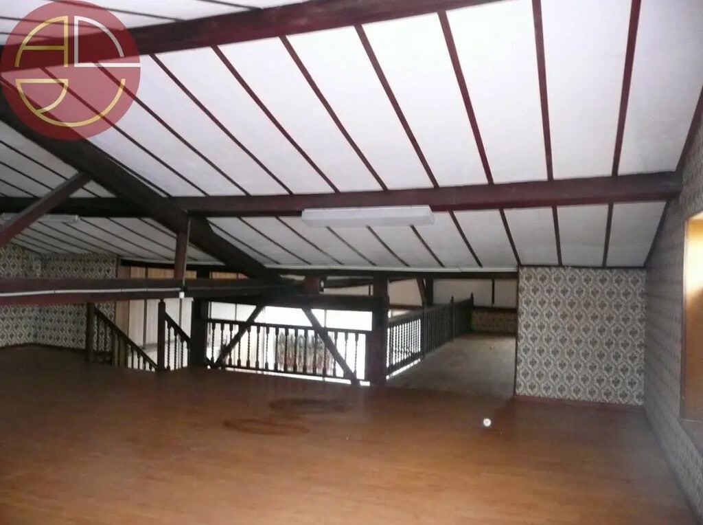 Location Commerce 260 m² - Photo 1