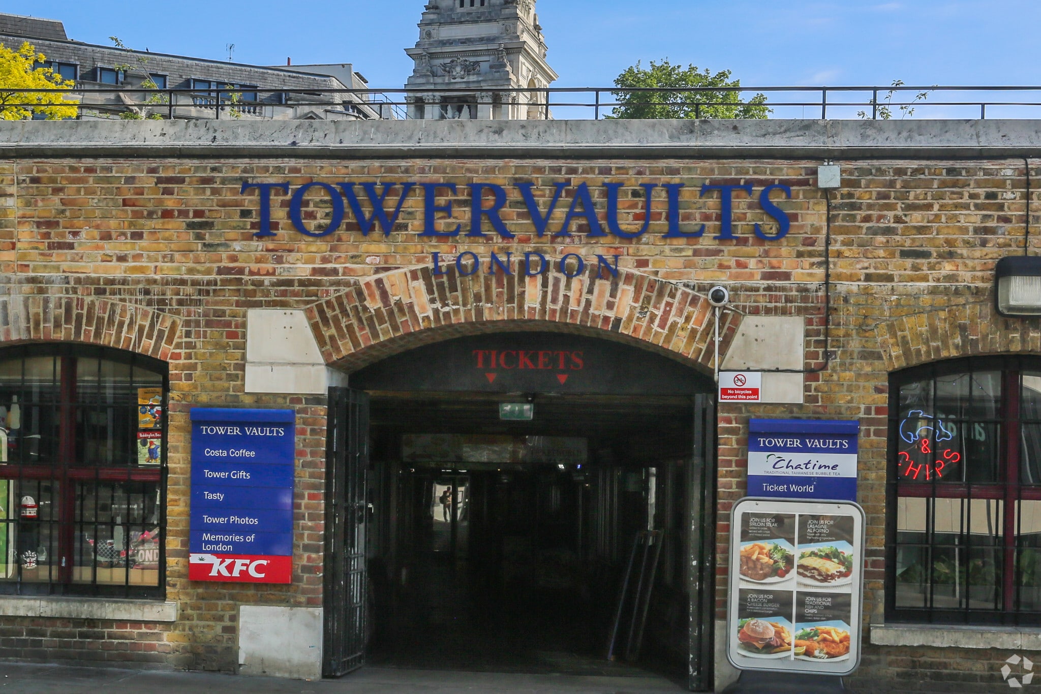 1-12 Tower Hill Ter, London to rent Building Photo- Image 1 of 5