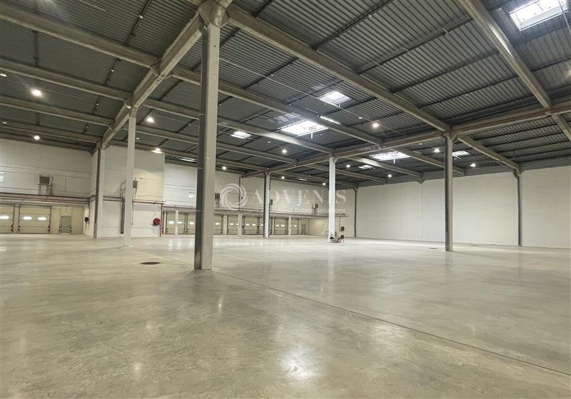Industrial in Aulnay Sous Bois to rent - Building Photo - Image 1 of 7