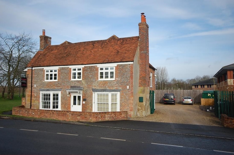 39 Charnham St, Hungerford for sale Primary Photo- Image 1 of 1