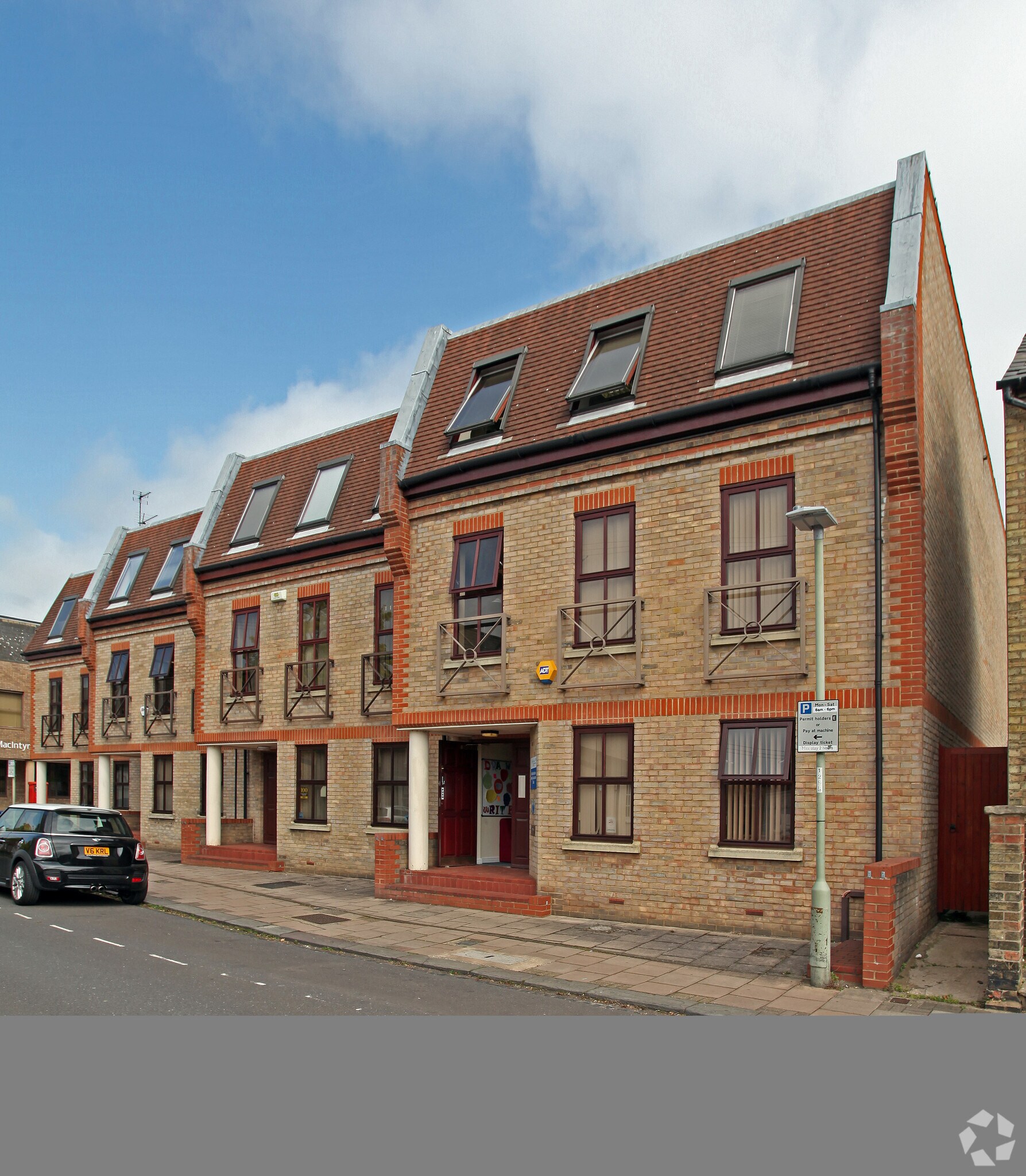 22 Grove Pl, Bedford for sale Primary Photo- Image 1 of 1