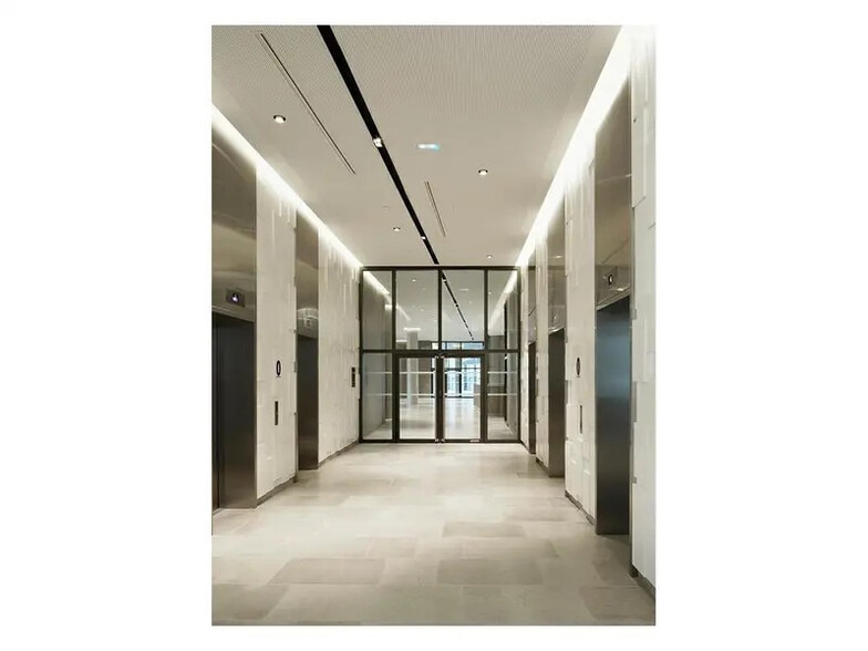 28 Allee D'Aquitaine, Nanterre to rent - Lobby - Image 3 of 18