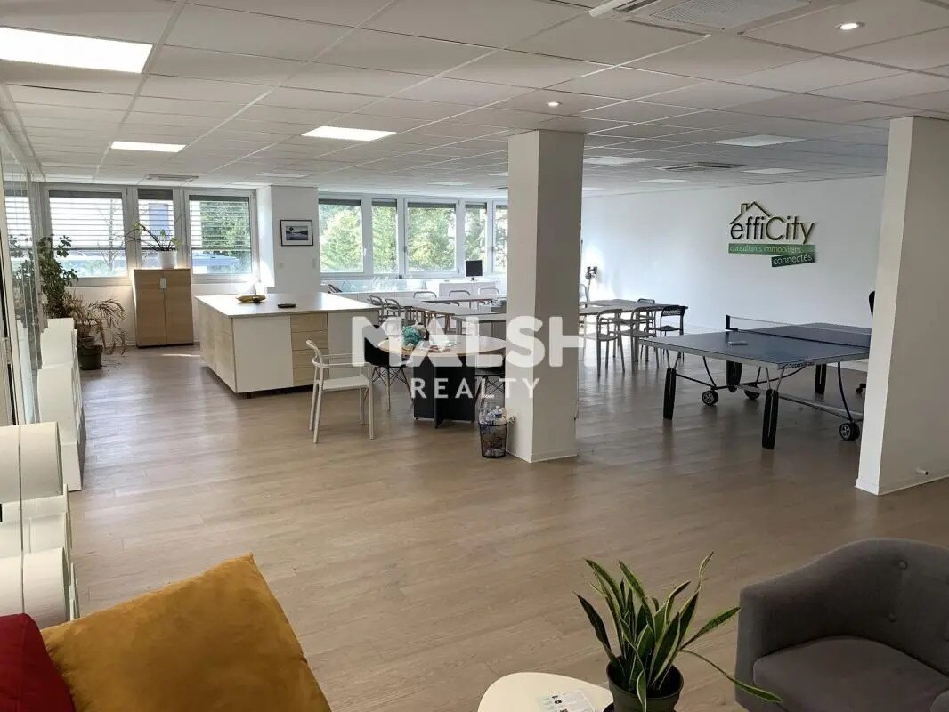 Office in Caluire-et-Cuire to rent Interior Photo- Image 1 of 8