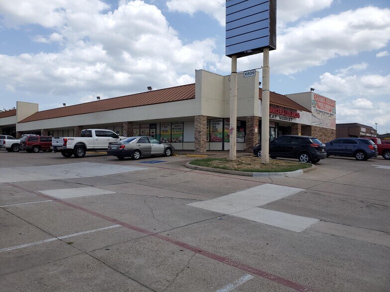 6809 McCart Ave, Fort Worth, TX for rent - Building Photo - Image 1 of 8