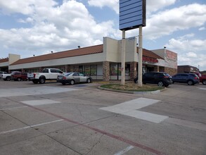 6809 McCart Ave, Fort Worth, TX for rent Building Photo- Image 1 of 9